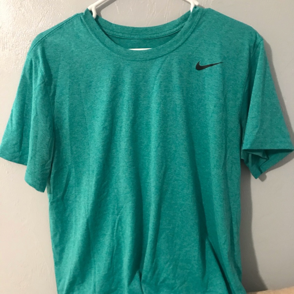 Men’s Dry Fit Nike Shirts